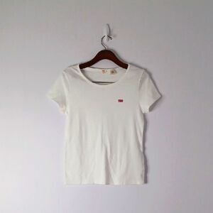 Levi's White and Red Fitted Short Sleeve T-Shirt
